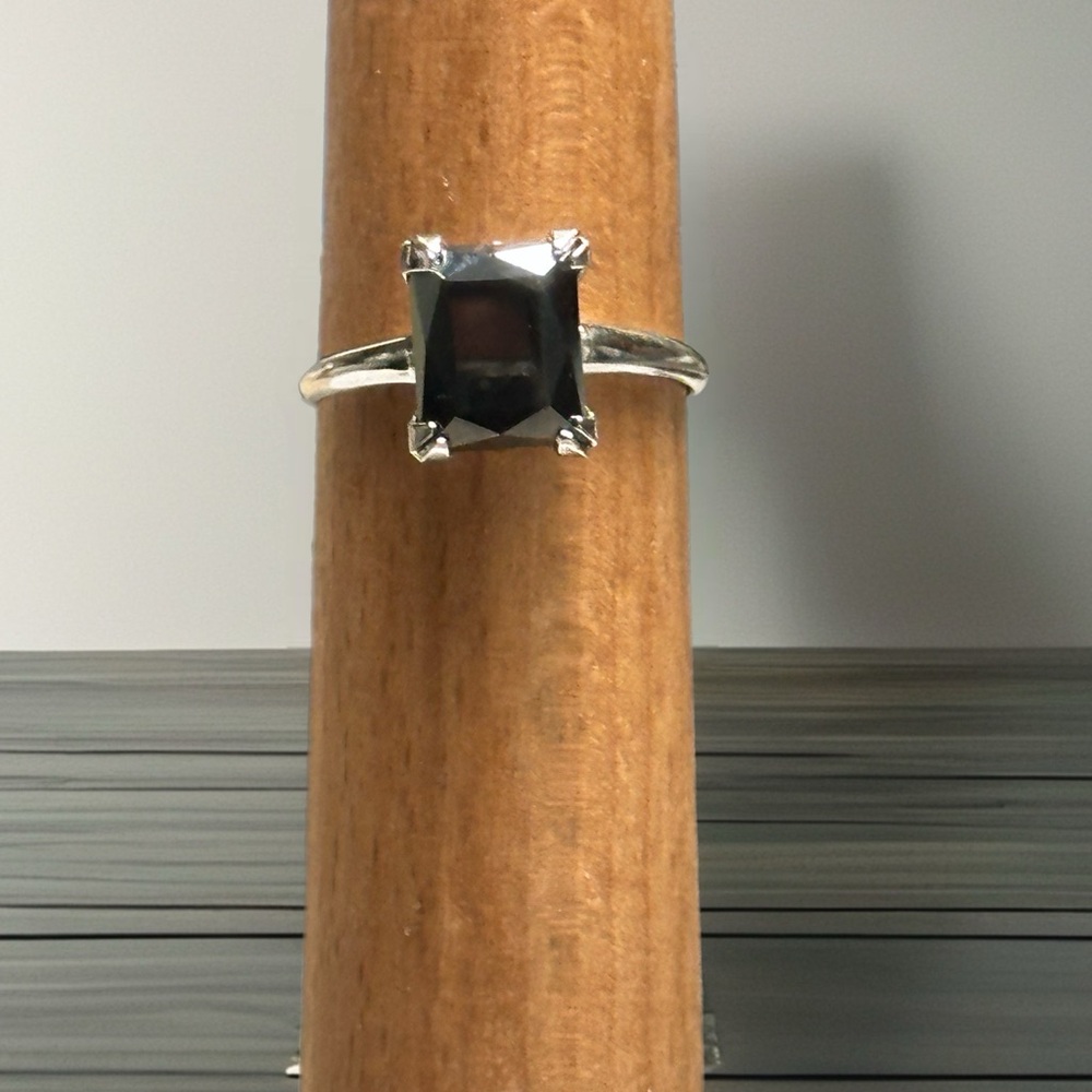 Vintage Sterling Uncas Hematite Solitaire Ring Sz. 8.75